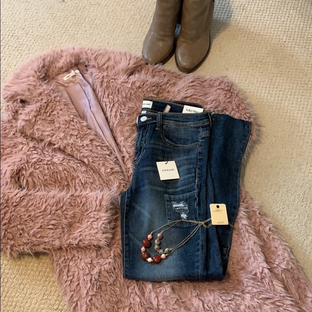💕🎉HP🎉🌸Vegan Fur Knee Length Coat💕 - Picture 4 of 7
